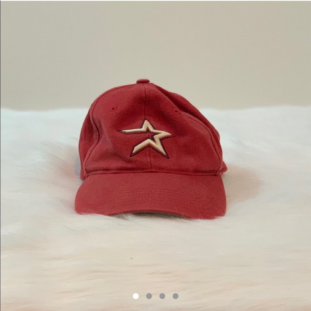 Red astros hat